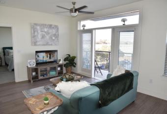 Queens Properties has Balcony rooms