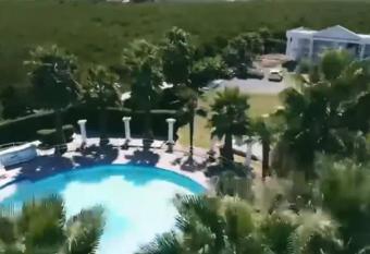 Alojamiento vacacional completo 8 habitaciones 9 ba  os con piscina has Balcony rooms