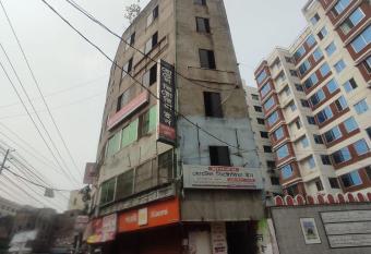 Hotel Victoria Inn allows 18 year olds to book a room