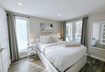 L'Intemporel by Gestion ELITE allows 18 year olds to book a room