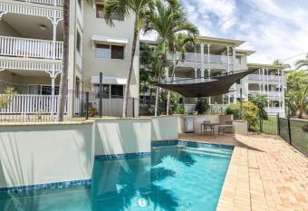 Martinez Resort has Balcony rooms