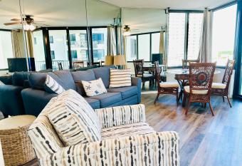 Beach Front Condo, King Size Bed, Sleeps 4 has Balcony rooms