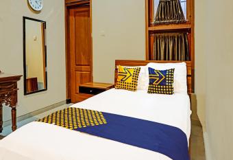 SPOT ON 91530 Sumpil Syariah allows 18 year olds to book a room