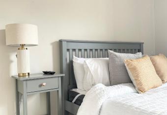 Cosy Room in Central Malton allows 18 year olds to book a room