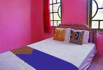 SPOT ON 91527 As-sakinah Homestay Syariah allows 18 year olds to book a room