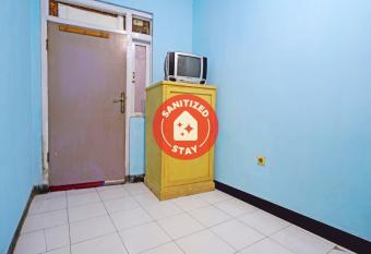 SPOT ON 91543 Pondok Denki 11 Syariah allows 18 year olds to book a room