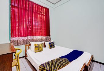 SPOT ON 91524 Victory Homestay Syariah allows 18 year olds to book a room