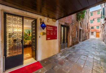 Hotel San Giorgio allows 18 year olds to book a room