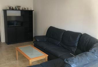 Grande maison de ville avec jardin T7 perpignan has Balcony rooms