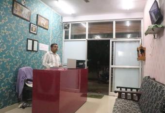 Mishra guest House allows 18 year olds to book a room