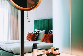 Van der Valk Hotel Schiedam has Balcony rooms