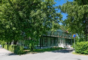 Villa Heermeyer (Near the beach) has Balcony rooms