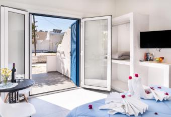 Aegean Blue Santorini Perissa has Balcony rooms