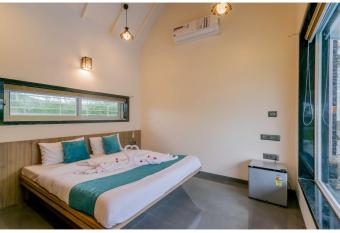 MOTHER NATURE VILLA has Balcony rooms