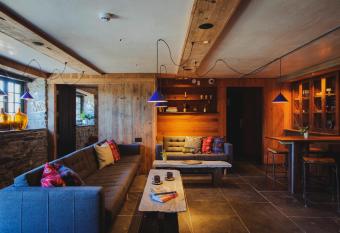 Albion Aberteifi has Balcony rooms