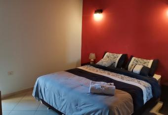 Hospedaje Aeropuerto has Balcony rooms