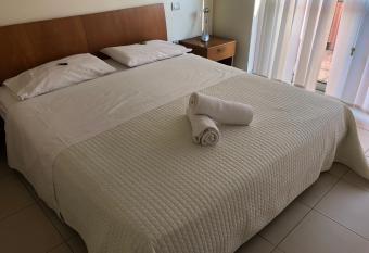 Vista Hotel & Residence allows 18 year olds to book a room