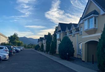 Double Room with En-Suite allows 18 year olds to book a room