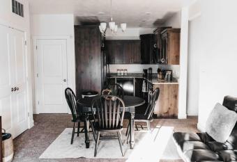 Beautiful New 3 BR 2BA Townhome No stairs allows 18 year olds to book a room