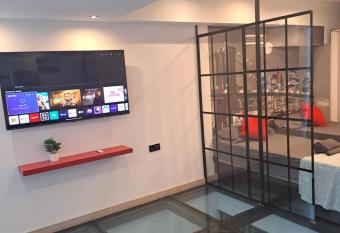 Moraleja Suite I allows 18 year olds to book a room