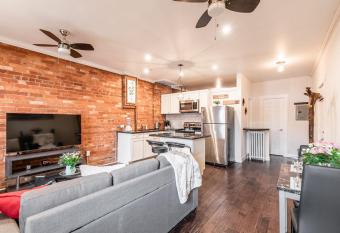 1BR - Boutique Apartment - PRIME Location allows 18 year olds to book a room