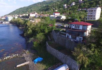 OttomanHouse has Balcony rooms
