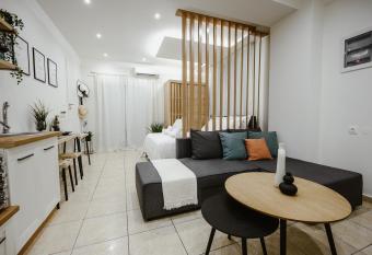 Central Apartments has Balcony rooms