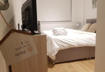 Lovely 1-Bedroom rental unit with free parking! allows 18 year olds to book a room
