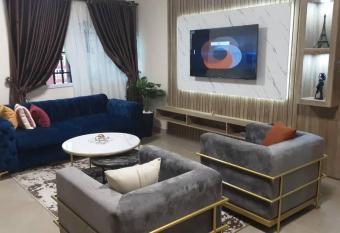 Luxurious Apartment allows 18 year olds to book a room