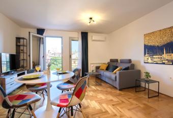 Luna Holiday allows 18 year olds to book a room