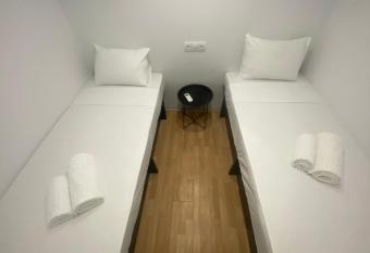 Le.Chris Central Dorms allows 18 year olds to book a room