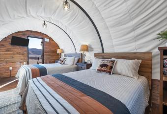 Zion White Bison Glamping & Rv Resort allows 18 year olds to book a room