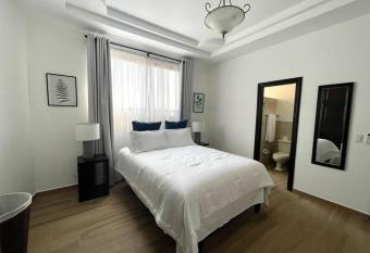 Lovely 2 bedroom Apartment in Tegucigalpa (6B) allows 18 year olds to book a room