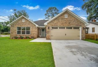 Beautiful New Construction Only 4 Min to Downtown! has Balcony rooms