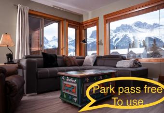 Great Location! Newly upgraded 2BR Mountain view Condo in Canmore has Balcony rooms