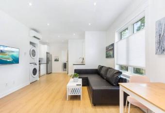 Cozy 1 Bedroom near Downtown Toronto allows 18 year olds to book a room