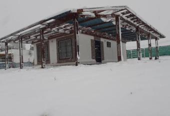 Caba  a alegre con vista a la Cordillera allows 18 year olds to book a room