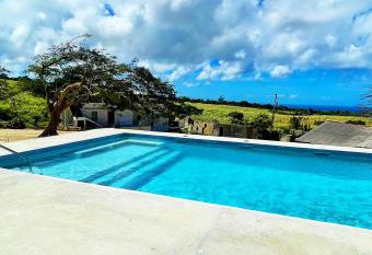 Canvas and Cave at Four Hill Plantation has Balcony rooms