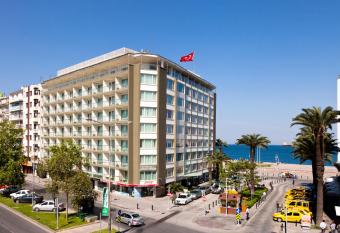 Izmir Palas Hotel has Balcony rooms