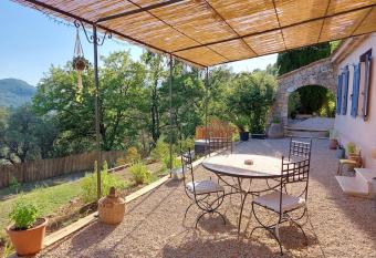 Maison    la campagne avec SPA et piscine has Balcony rooms