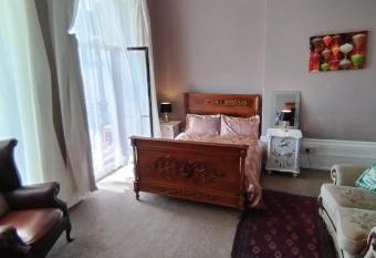 Sea View Studio Flat with Balcony, Parking has Balcony rooms