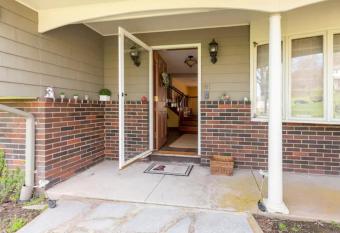 Jay's Ranch has Balcony rooms