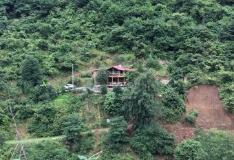   n Nature 2 has Smoking rooms