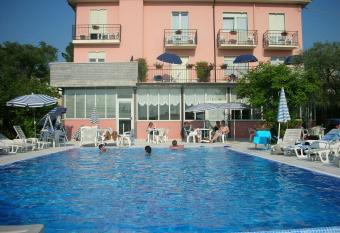 C   Masawalsa Hotel allows 18 year olds to book a room