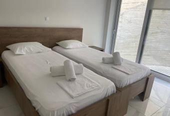 Filoxenia Syvota allows 18 year olds to book a room