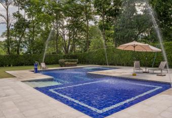 Hotel Palo Grande CF Pereira allows 18 year olds to book a room