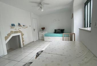 Dobro dosli allows 18 year olds to book a room