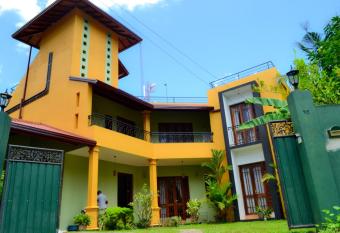 Villa16Hikkaduwa has Balcony rooms