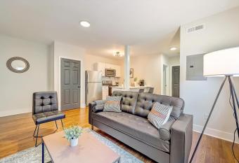 FRONTDESK 2622 Victory Pkwy Apts Cincinnati allows 18 year olds to book a room