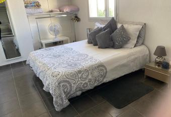 GK2night allows 18 year olds to book a room